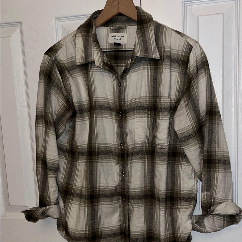 American Eagle Outfitters XS Cream and Green Plaid Flannel Shirt